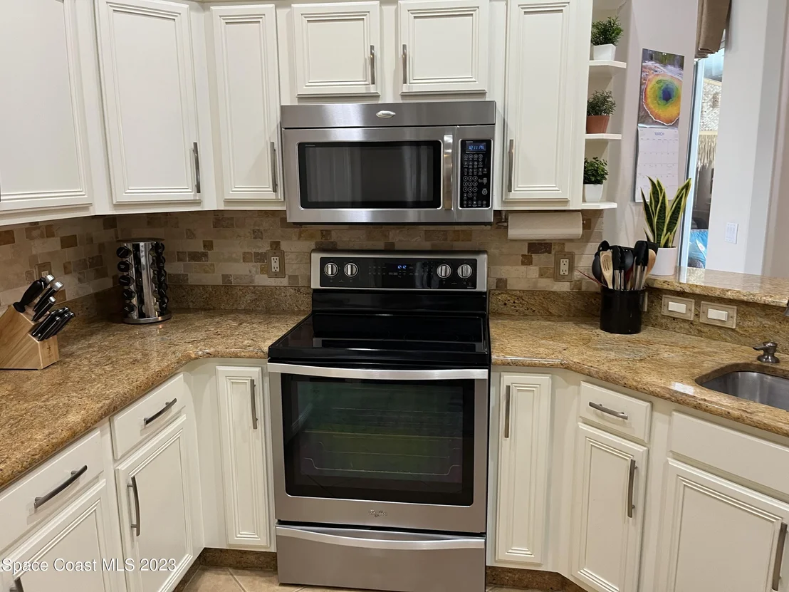 Photo of 1661 Whitman Drive