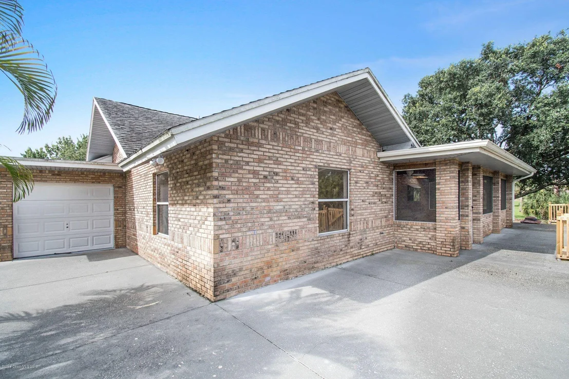 Photo of 5130 Evinrude Road