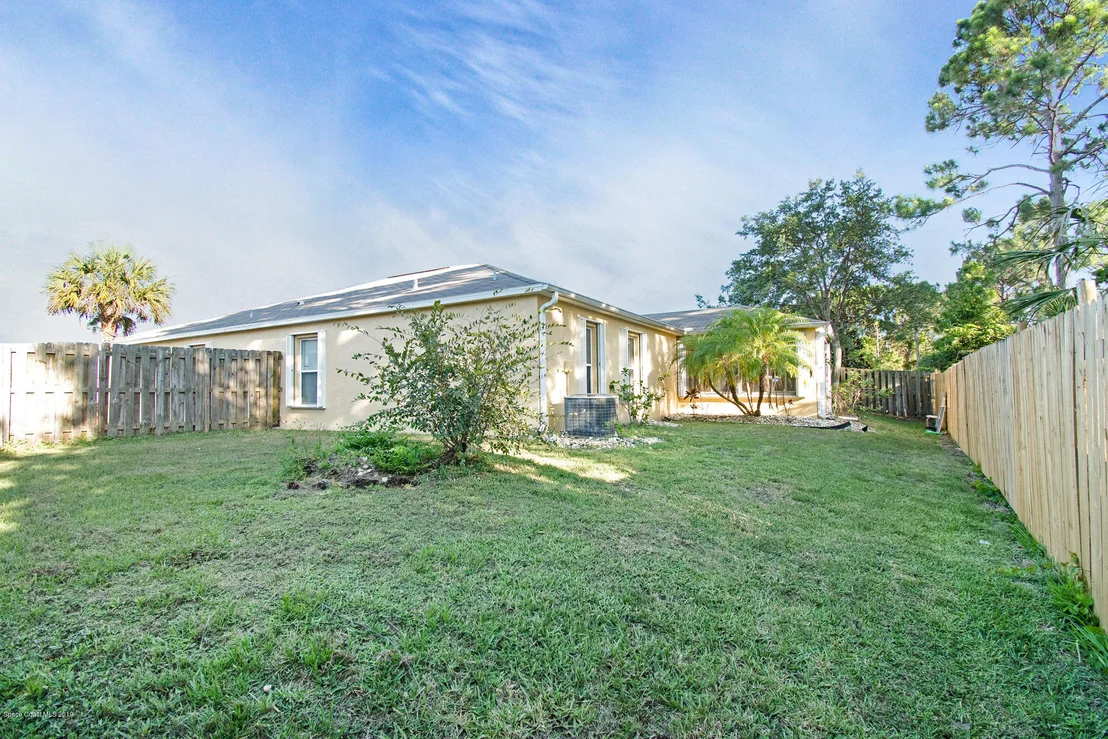 Photo of 550 Benton Drive