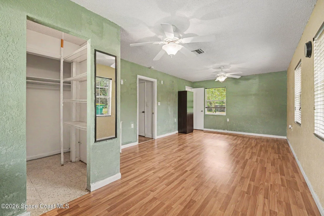 Photo of 336 Bay Avenue