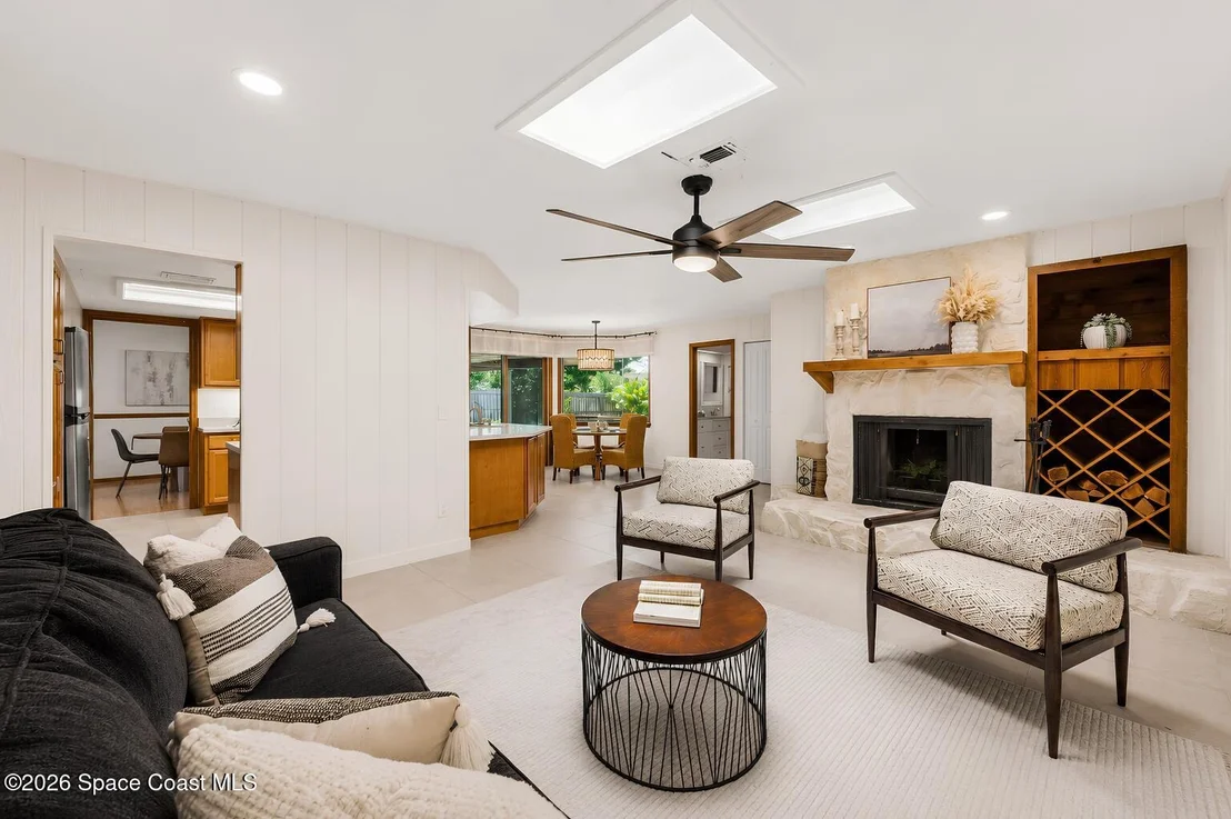 Photo of 496 N River Oaks Drive