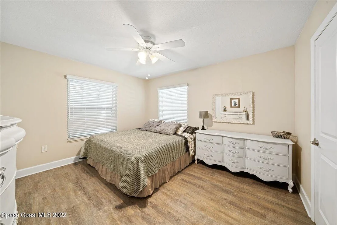Photo of 1300 Cindy Circle NE