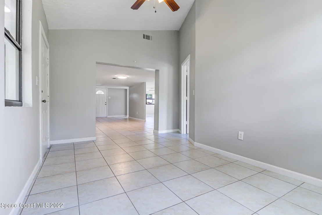 Photo of 2777 Pine Avenue