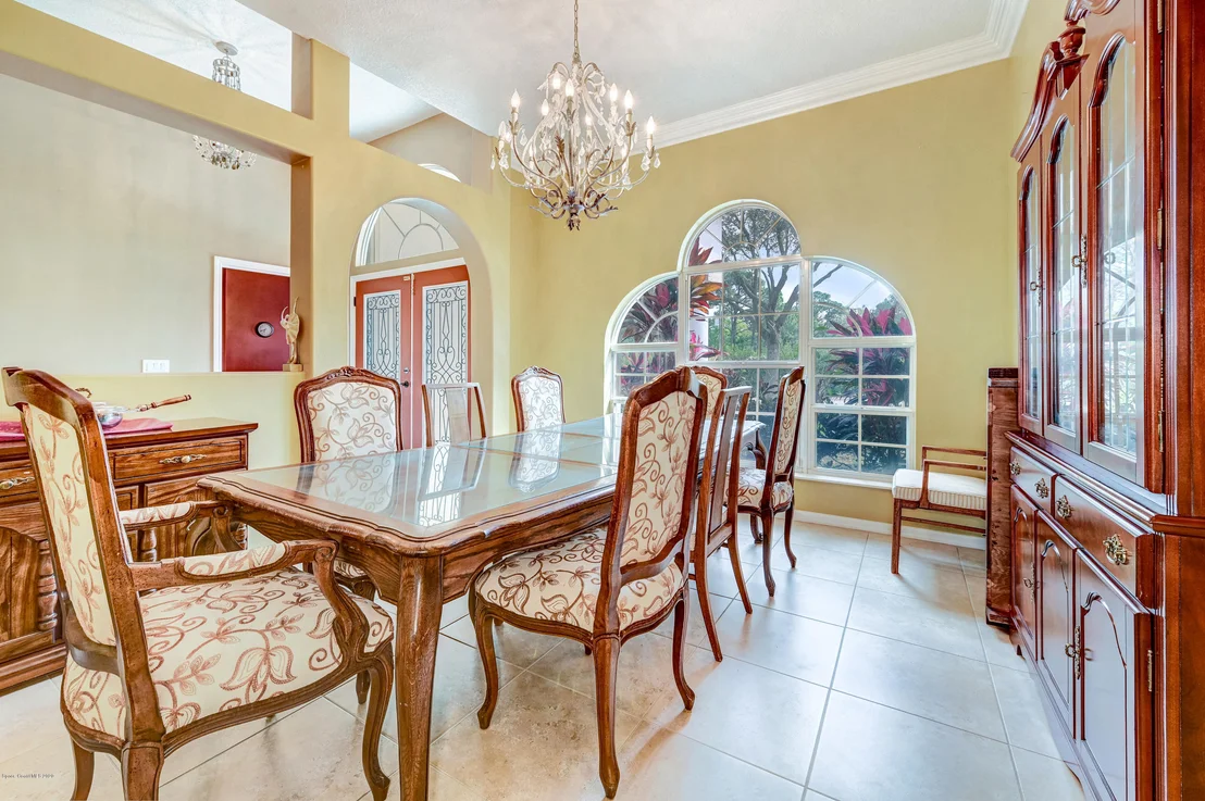 Photo of 1830 Windbrook Drive SE