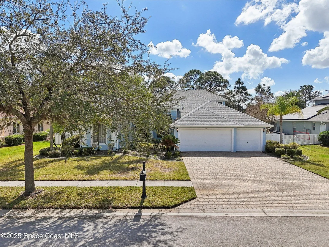 Photo of 115 Ridgemont Circle SE