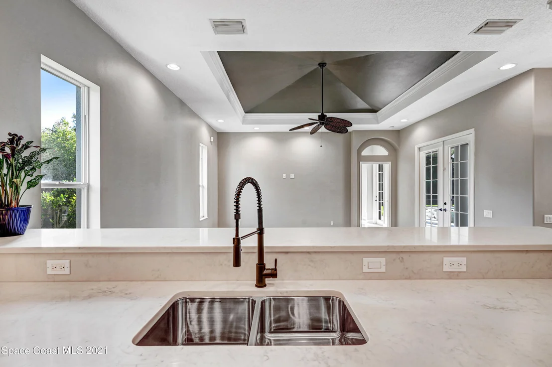 Photo of 882 Oak Park Drive