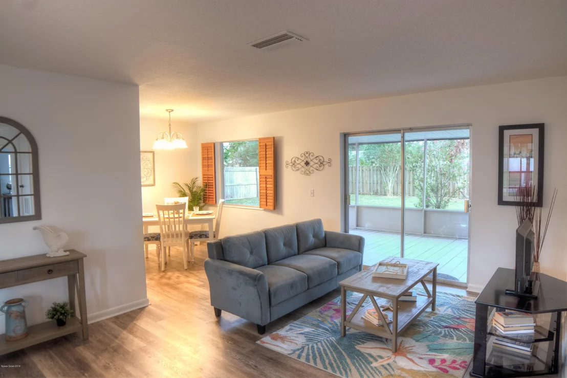 Photo of 1097 Madrid Road