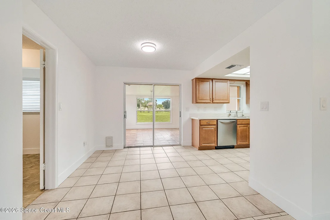 Photo of 722 Apollo Circle NE
