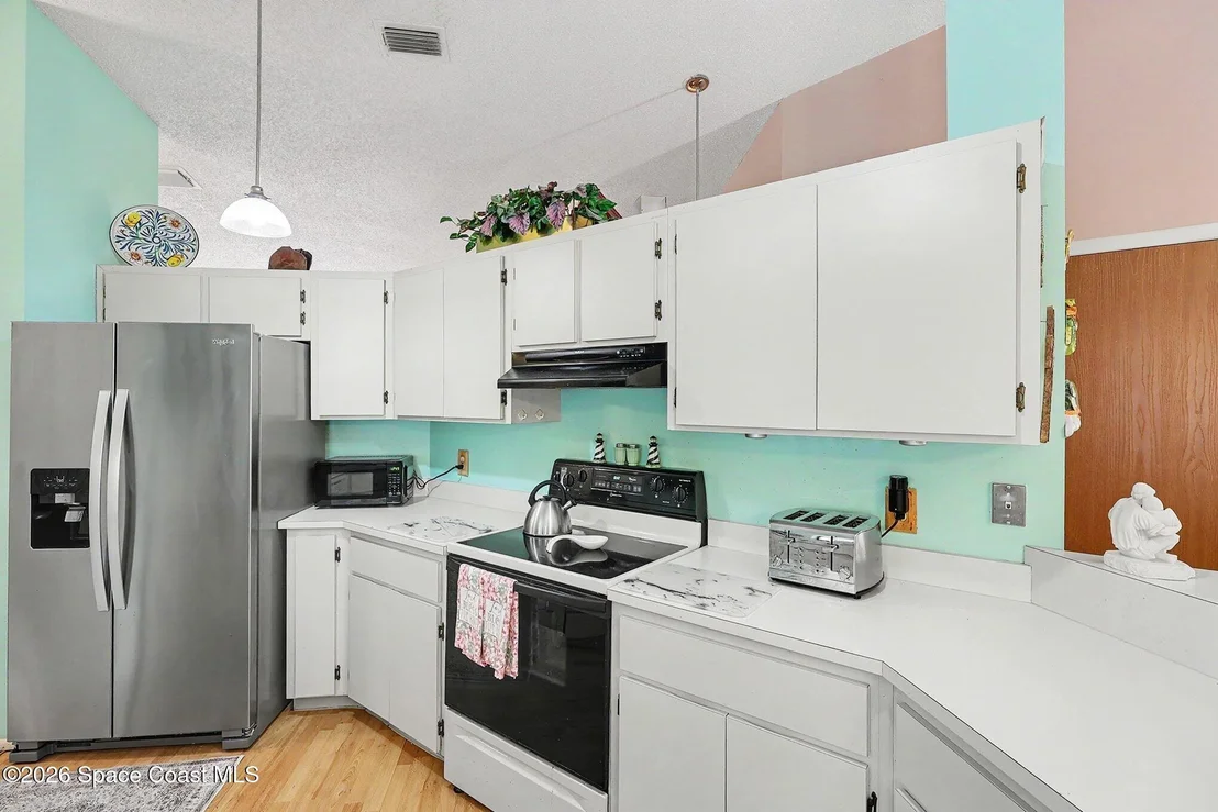 Photo of 1354 Eldron Boulevard SE