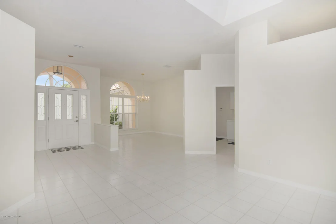 Photo of 759 Glengarry Drive