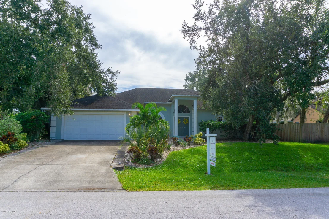 Photo of 652 Gilbert Drive NE