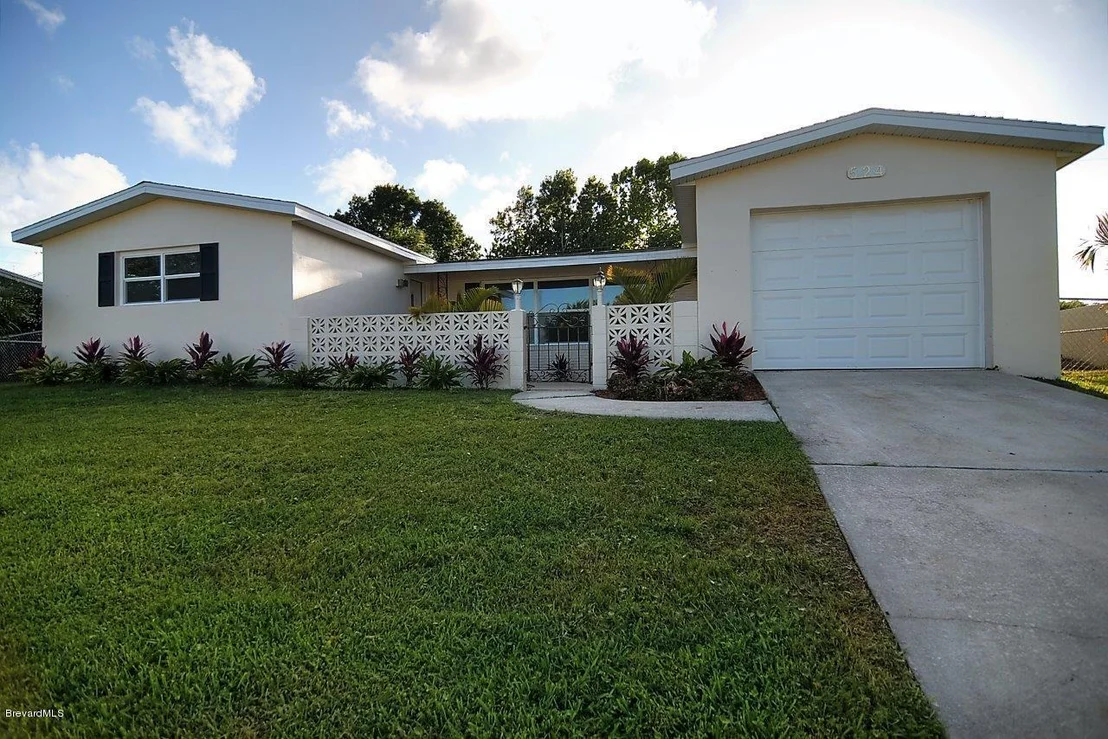 Photo of 524 E Ford Circle