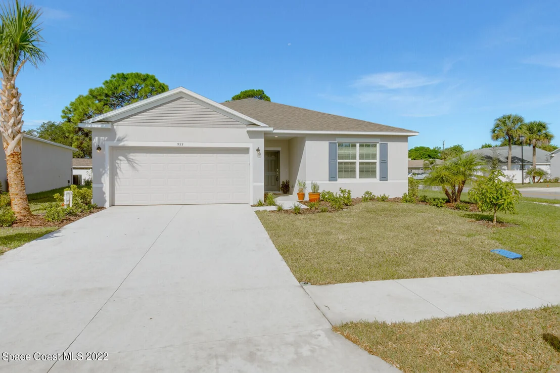Photo of 953 Edensor Lane