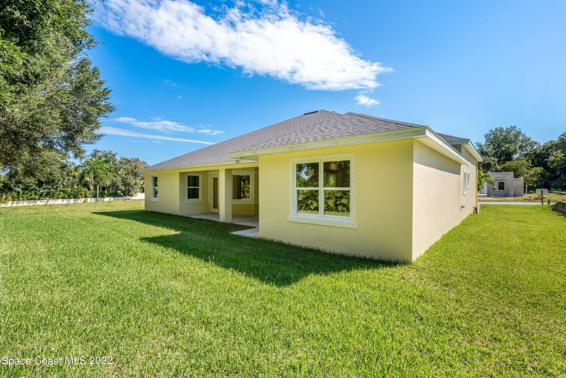Photo of 40 Loch Ness Drive