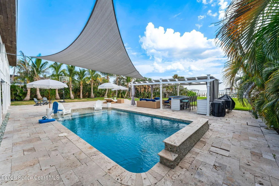 Photo of 417 Riverview Lane