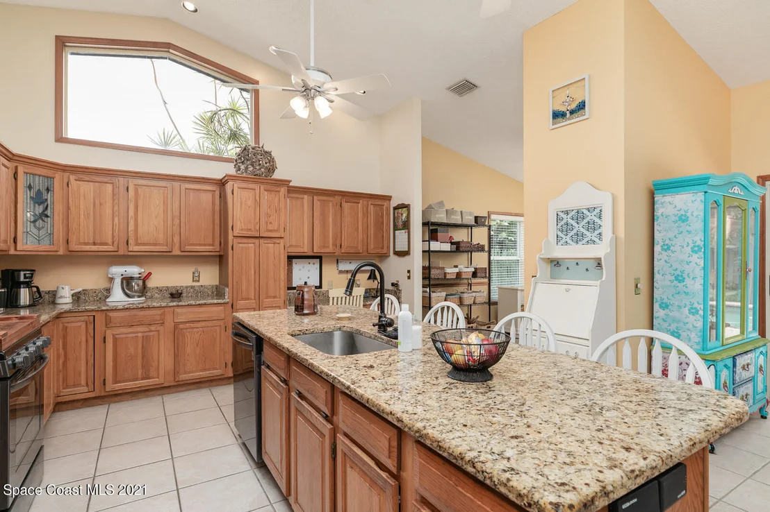 Photo of 654 Hummingbird Drive