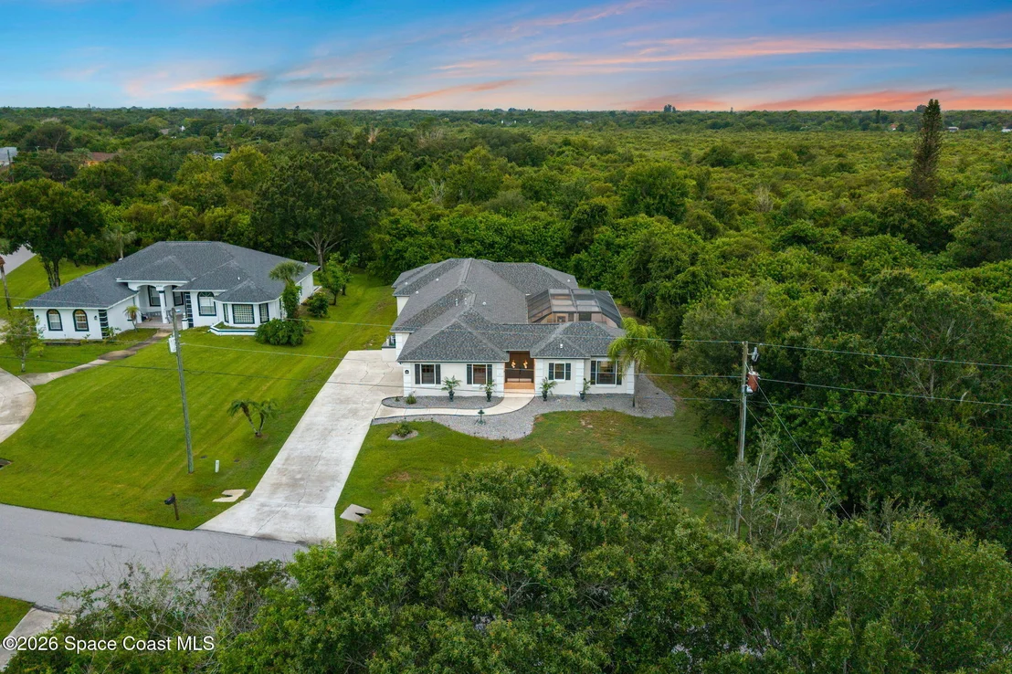 Photo of 4508 Canard Road