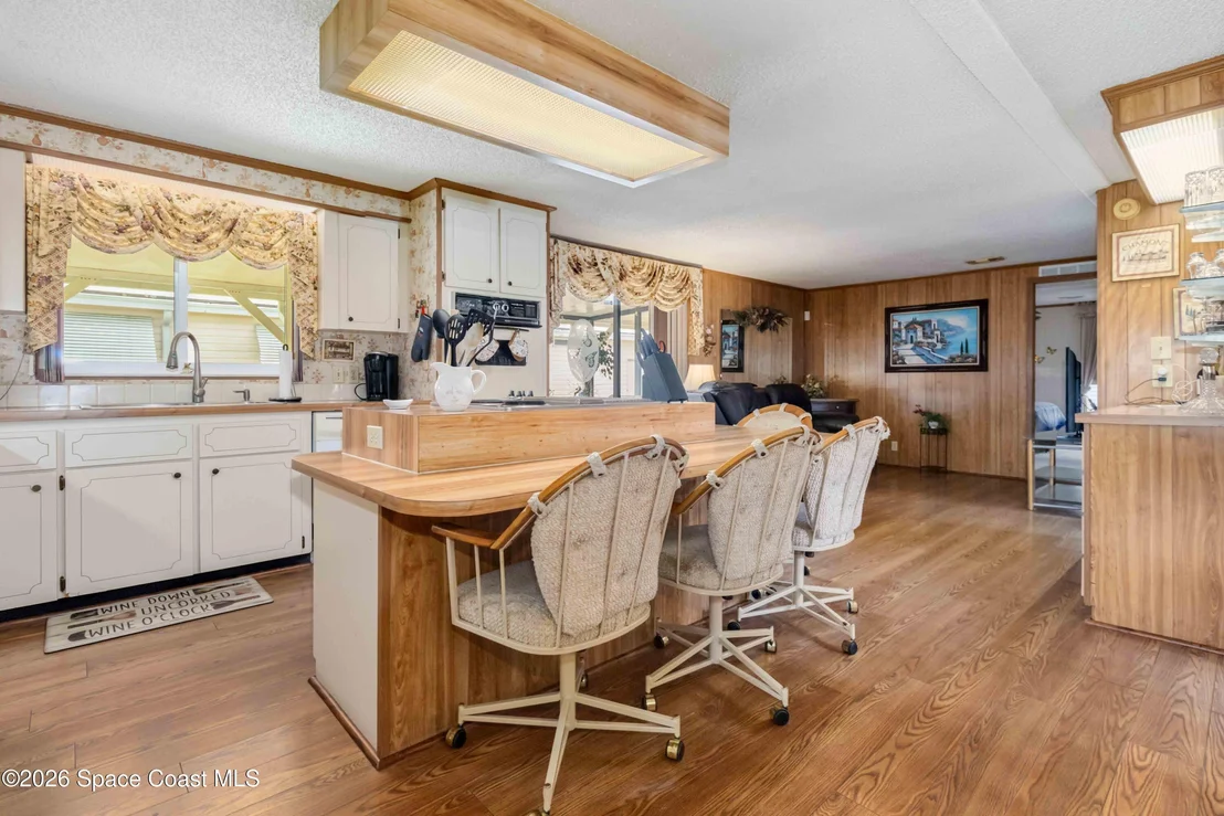 Photo of 703 Amaryllis Drive