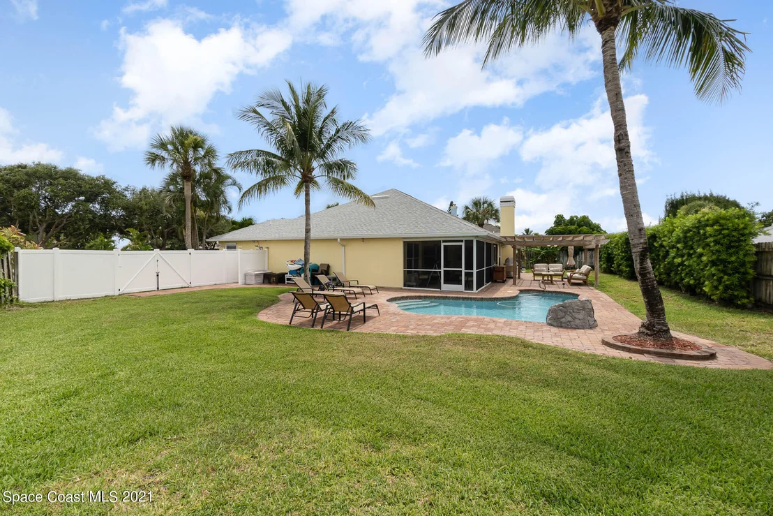 Photo of 243 Peregrine Drive