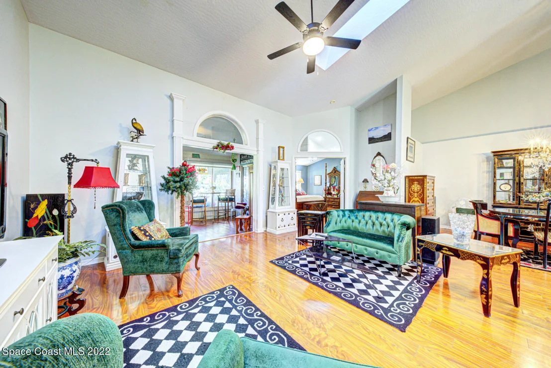 Photo of 966 Osprey Drive