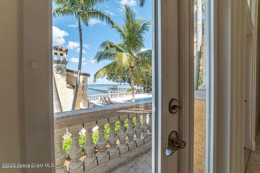 Photo of 1000 N Riverside Drive