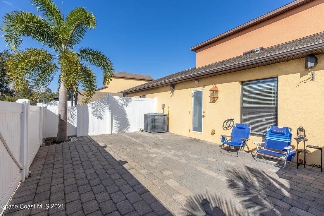 Photo of Unit 105 at 1160 Luminary Circle