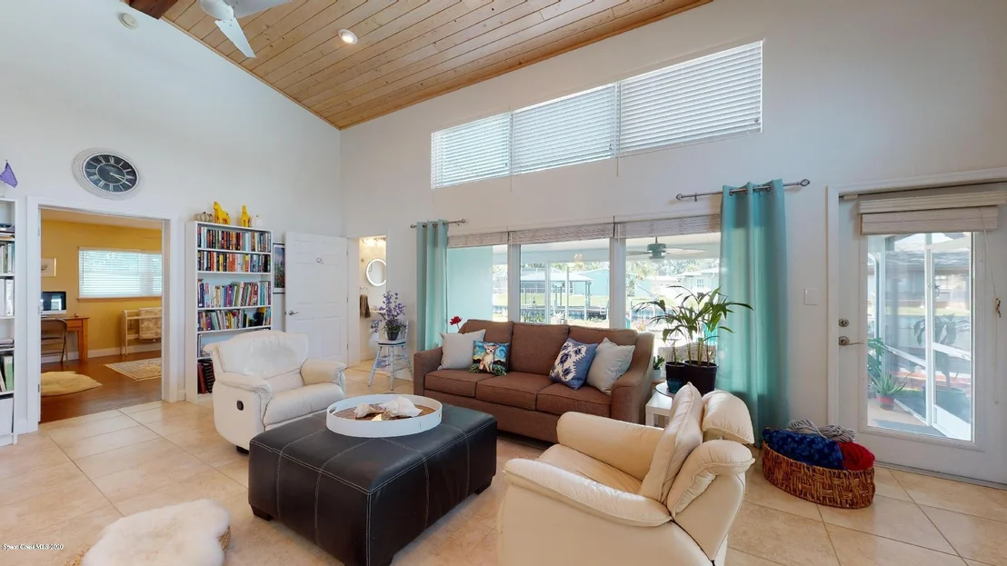 Photo of 448 Sparrow Drive