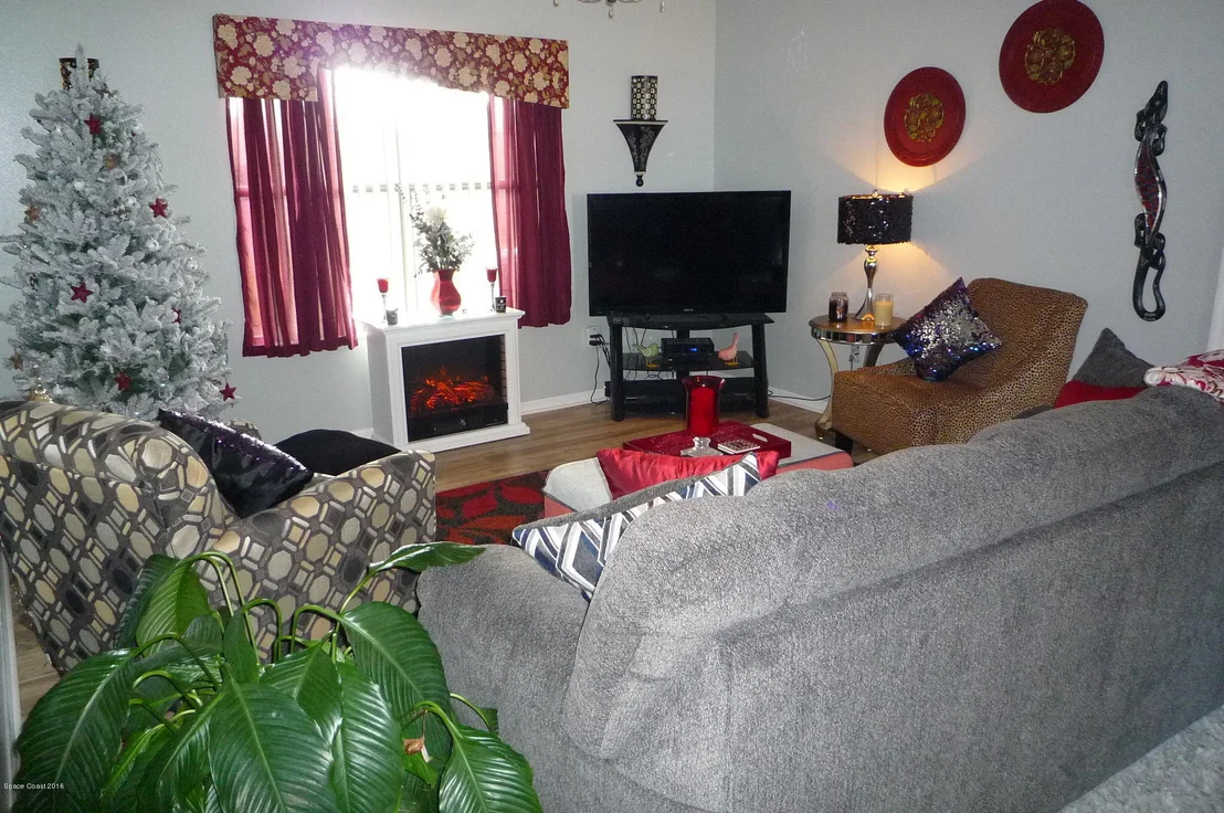 Photo of 7237 Hammock Lakes Drive