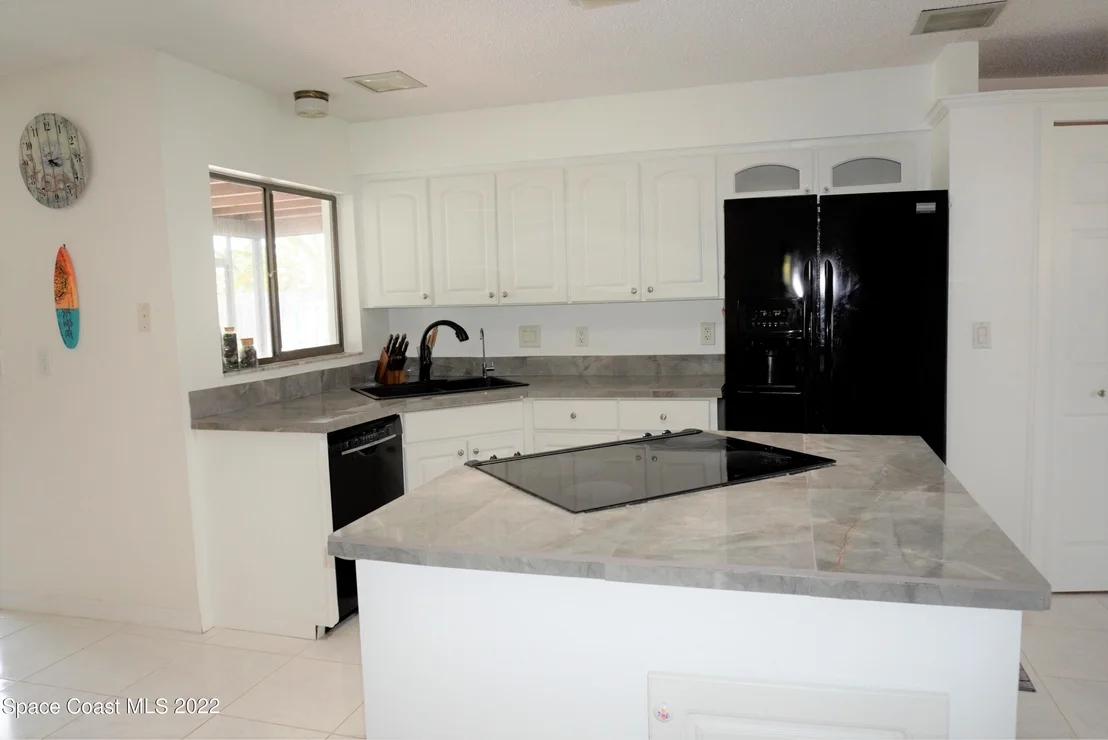 Photo of 710 Hibiscus Drive