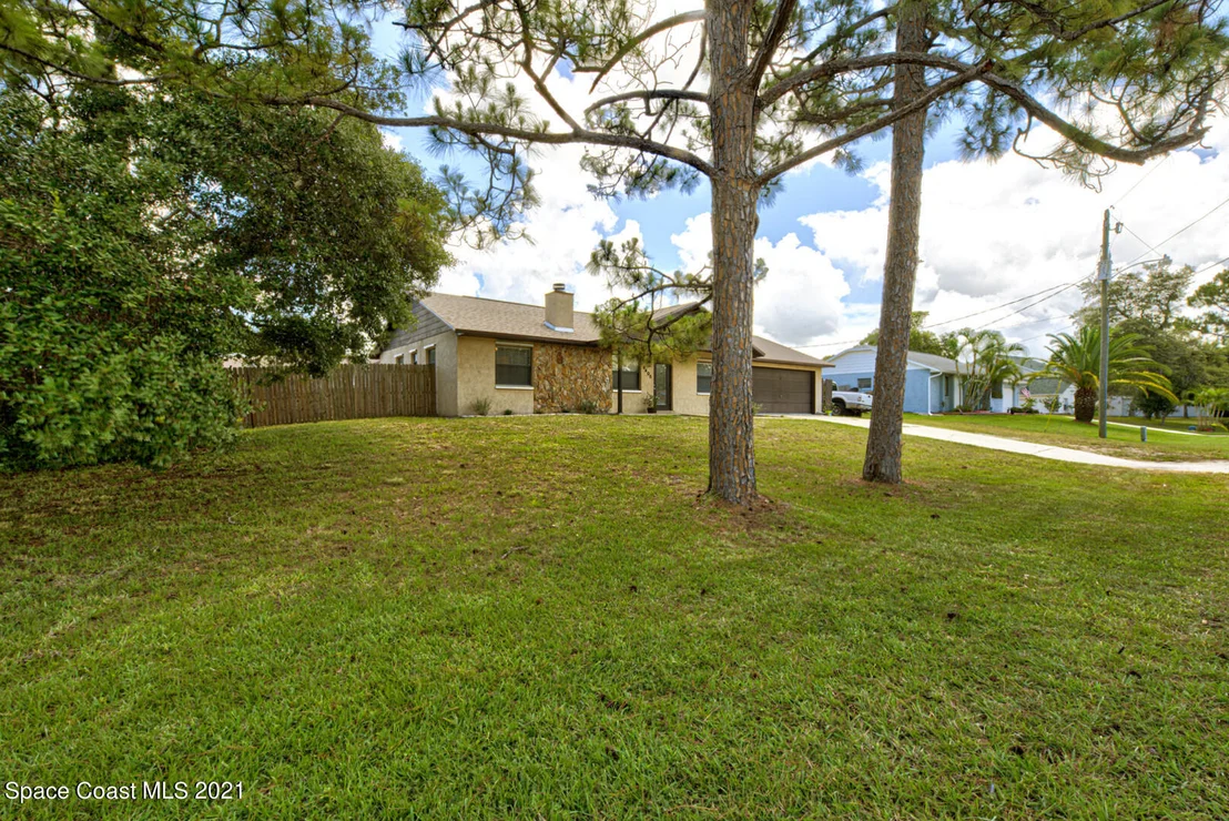 Photo of 6405 Manila Drive