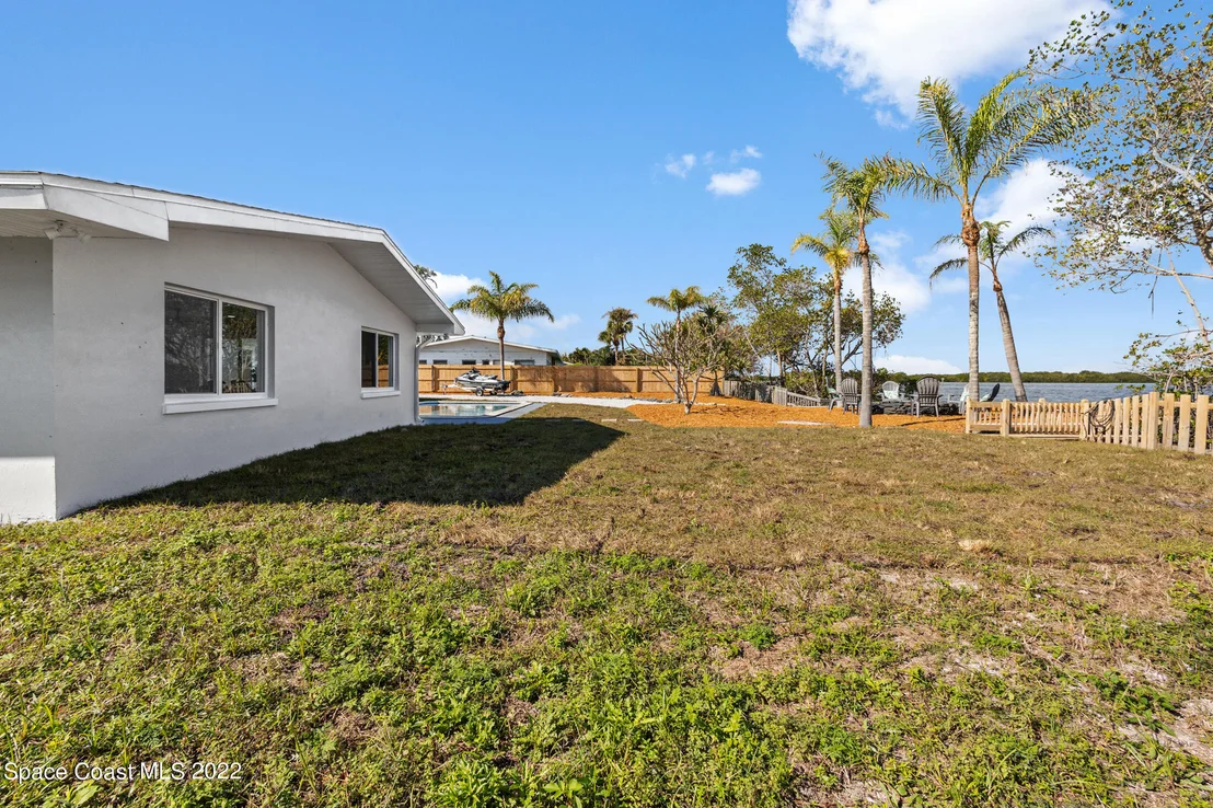 Photo of 77 W Bay Drive