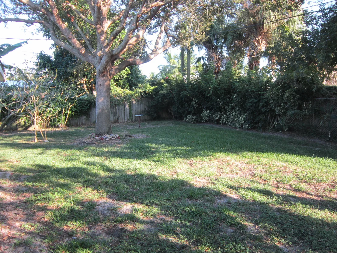 Photo of 311 Avenida De La Vista