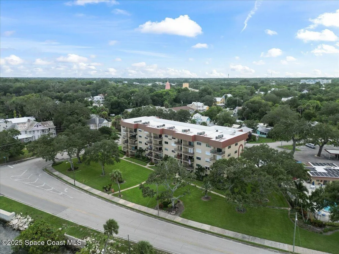 Photo of Unit 303 at 1049 Rockledge Drive