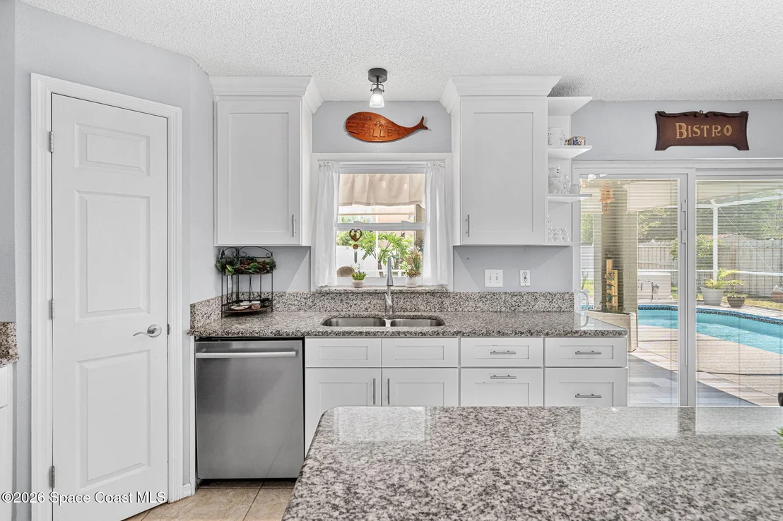 Photo of 1161 White Oak Circle