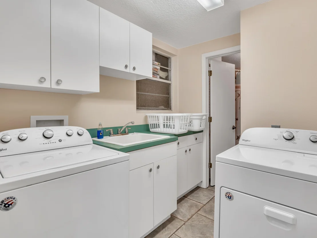 Photo of 1924 Giroux Drive NE
