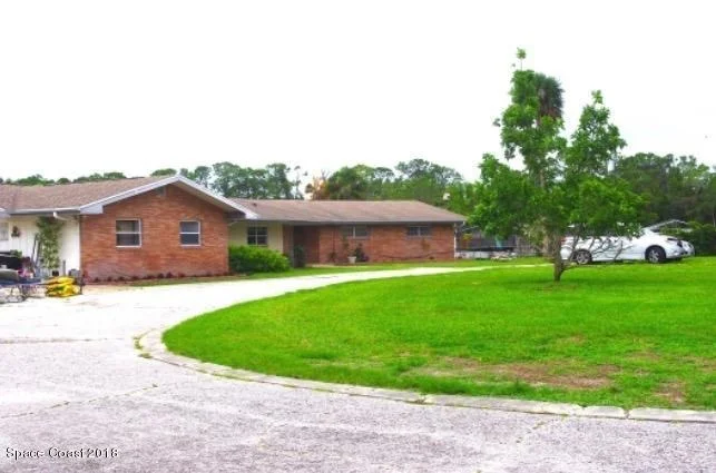Photo of 355 N Gray Road
