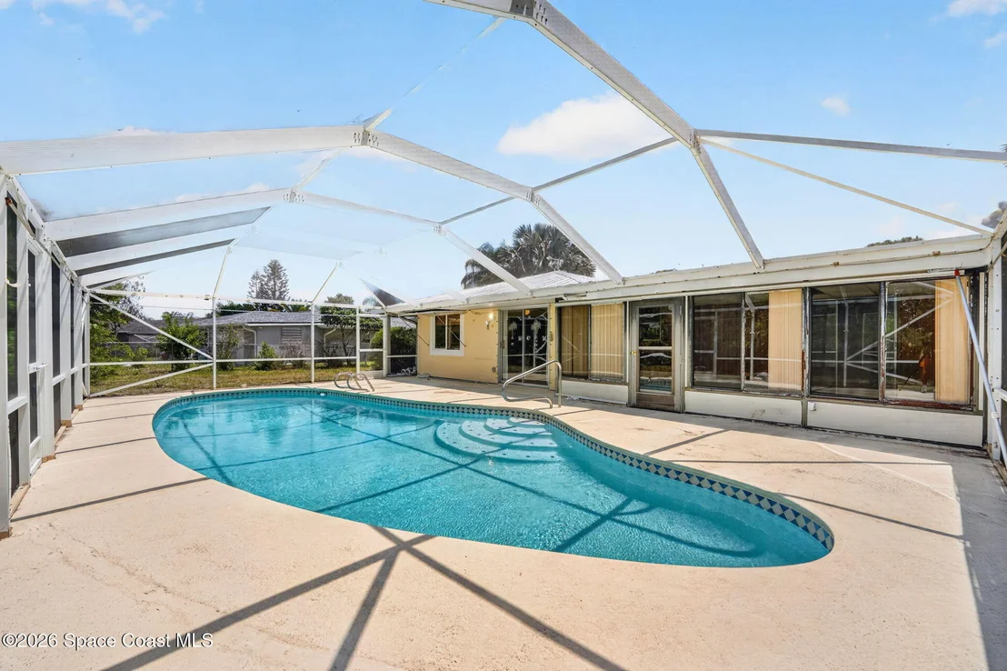 Photo of 1340 Mariposa Drive NE