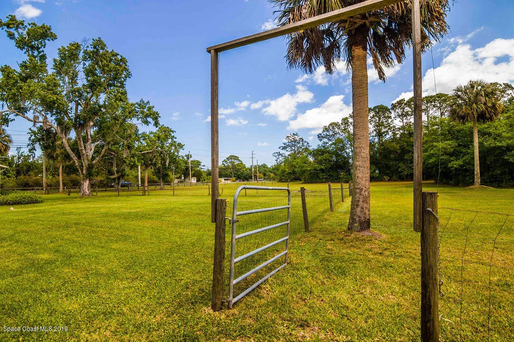 Photo of 5015 State Road 46