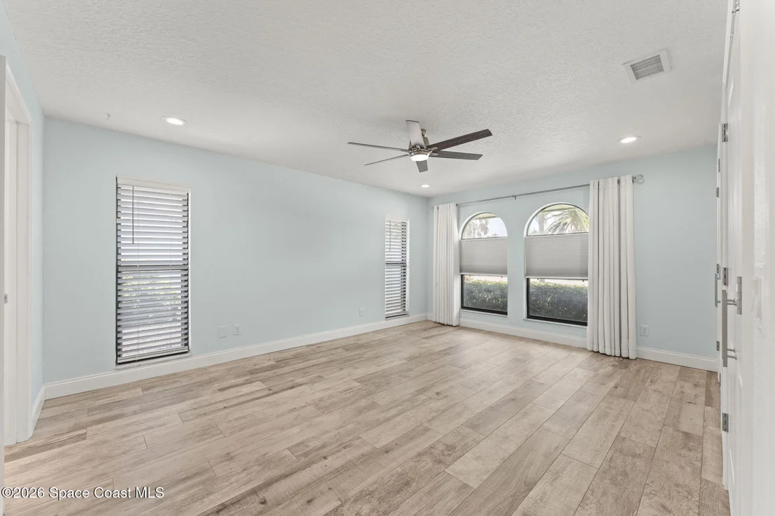Photo of 398 Grant Avenue