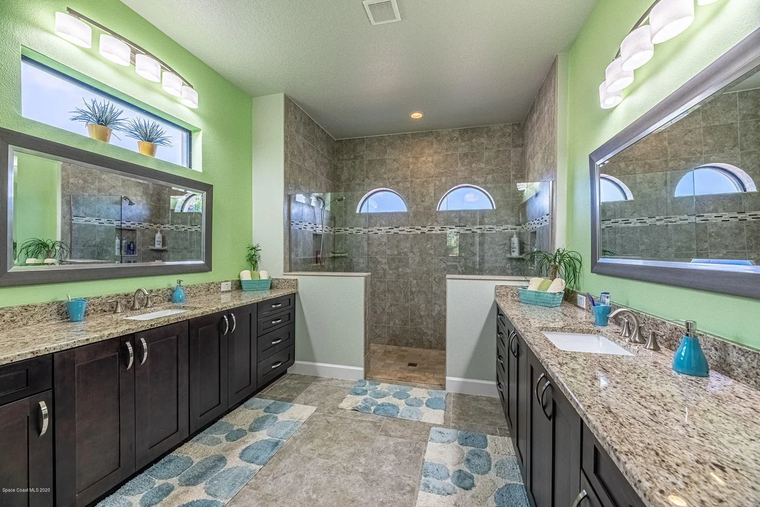 Photo of 824 Lorenza Place