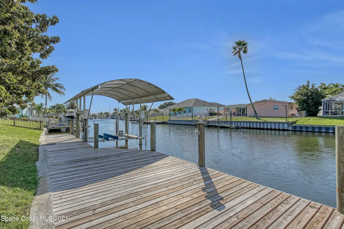 Photo of 444 Sparrow Drive