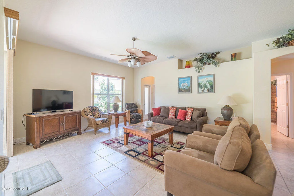 Photo of 106 SE Ridgemont Circle SE