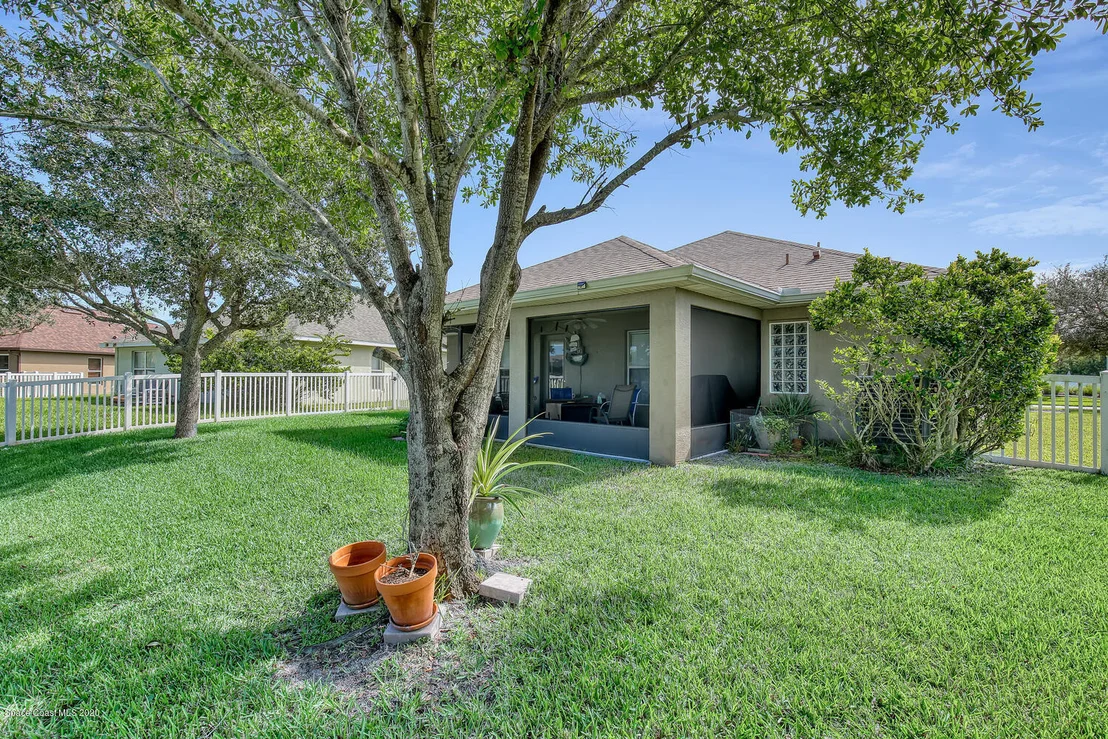 Photo of 2371 Bridgeport Circle