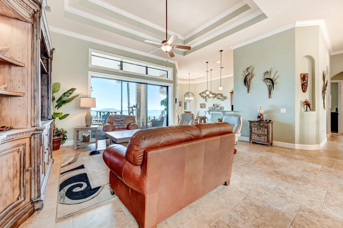Photo of 3799 Riverside Drive