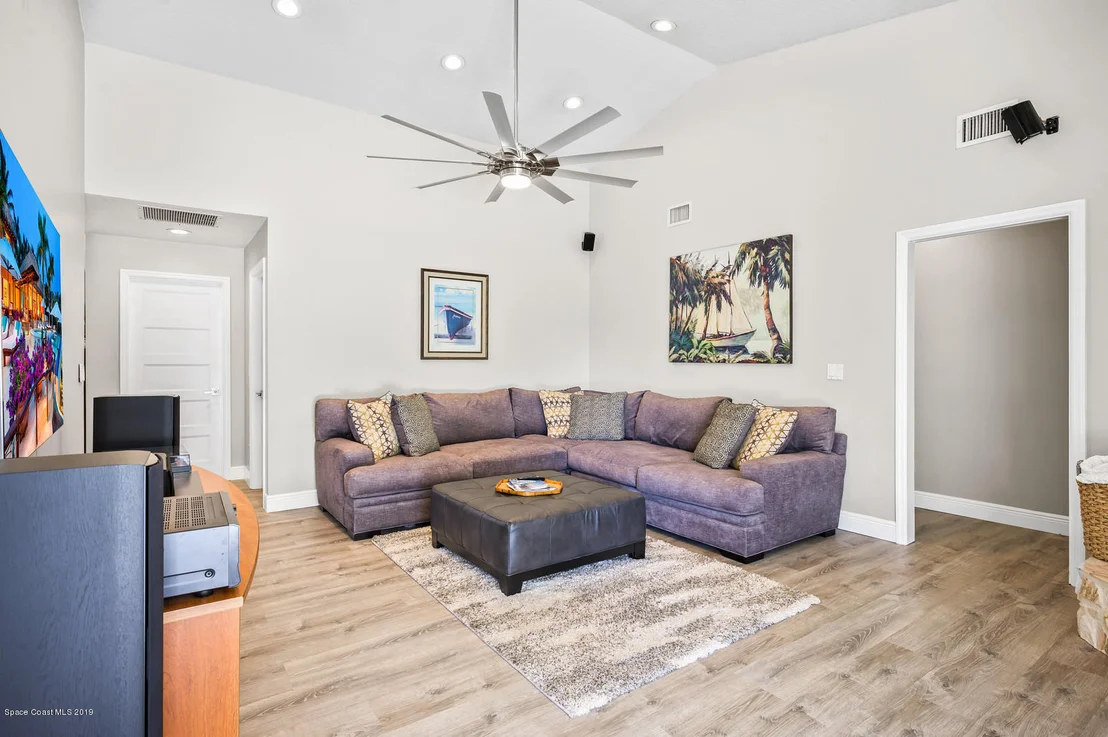 Photo of 393 Peregrine Drive