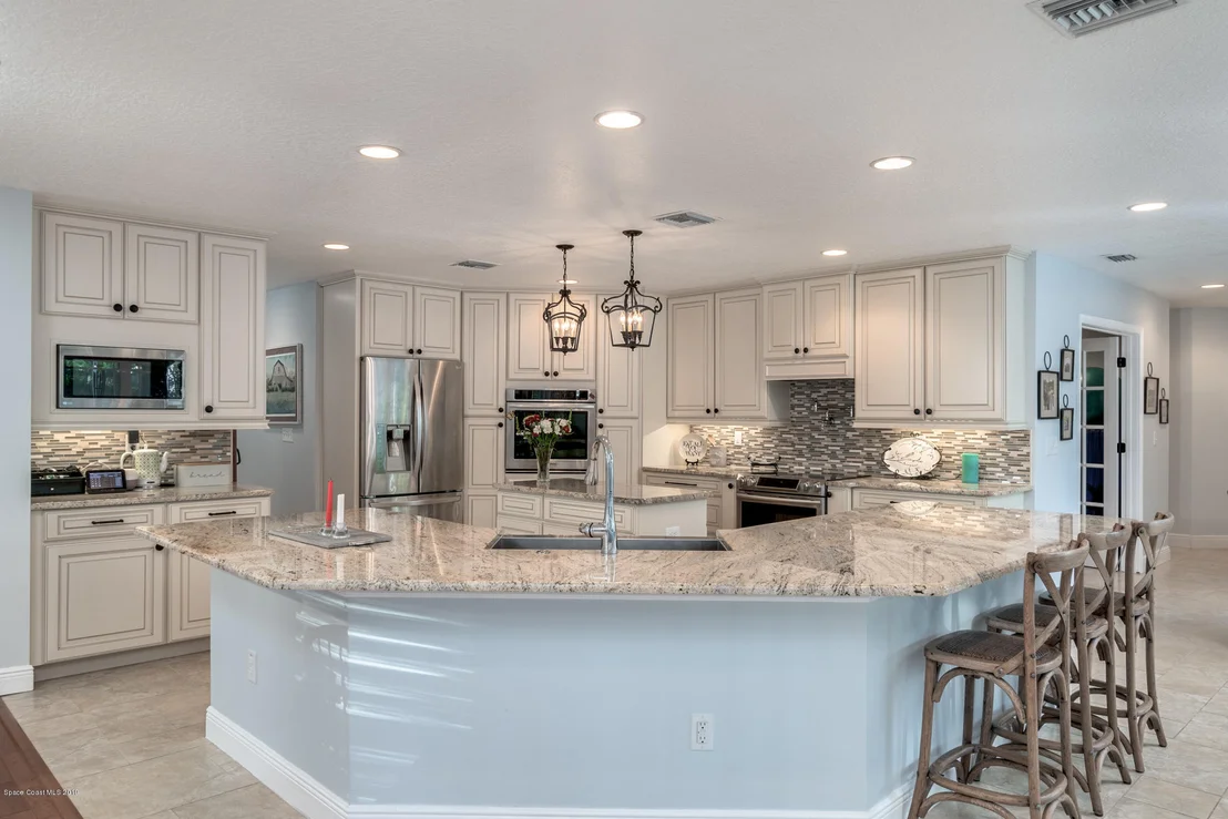 Photo of 905 Magnolia Drive