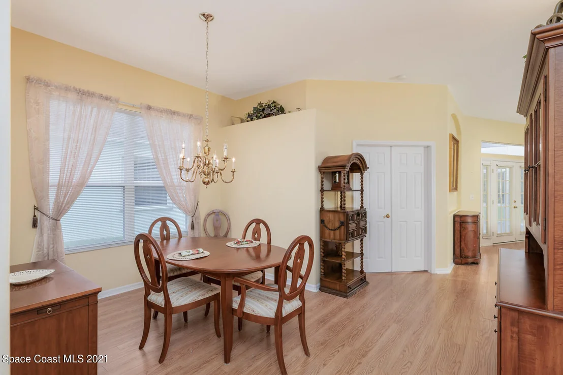 Photo of 849 Villa Drive