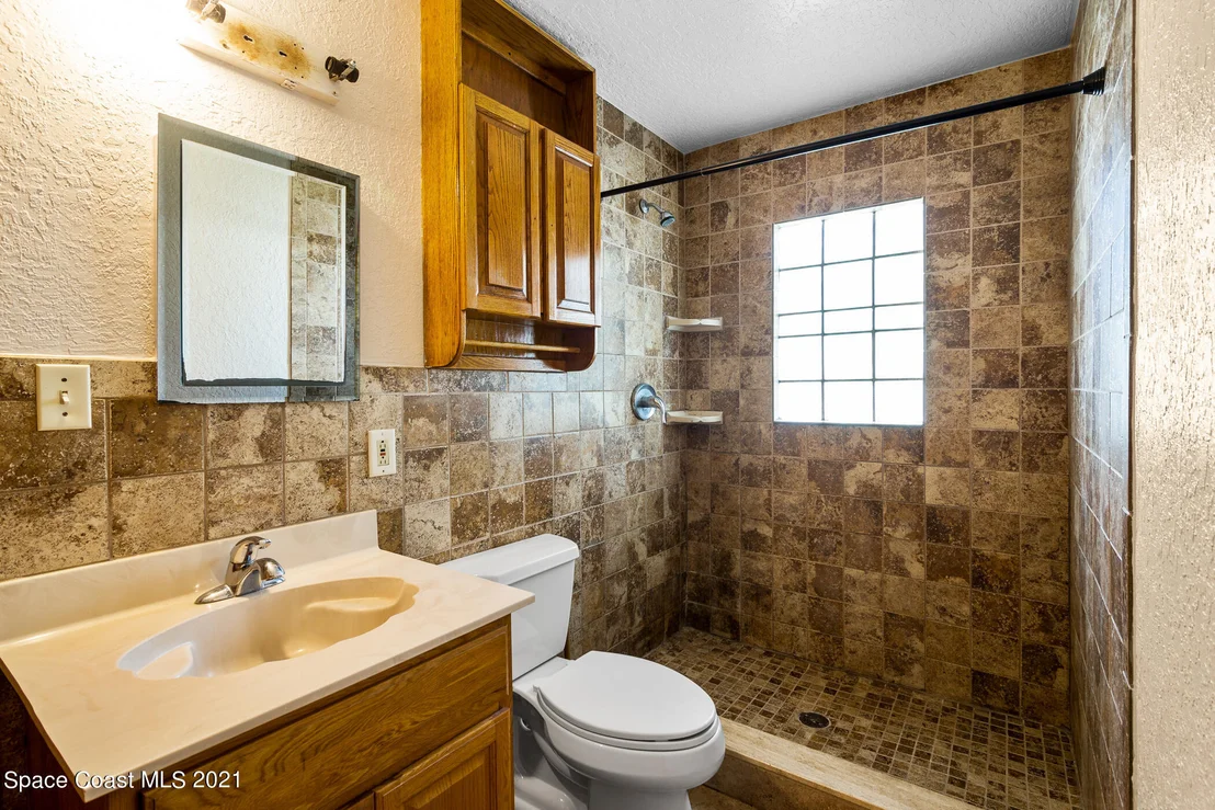 Photo of 6345 Gillette Avenue