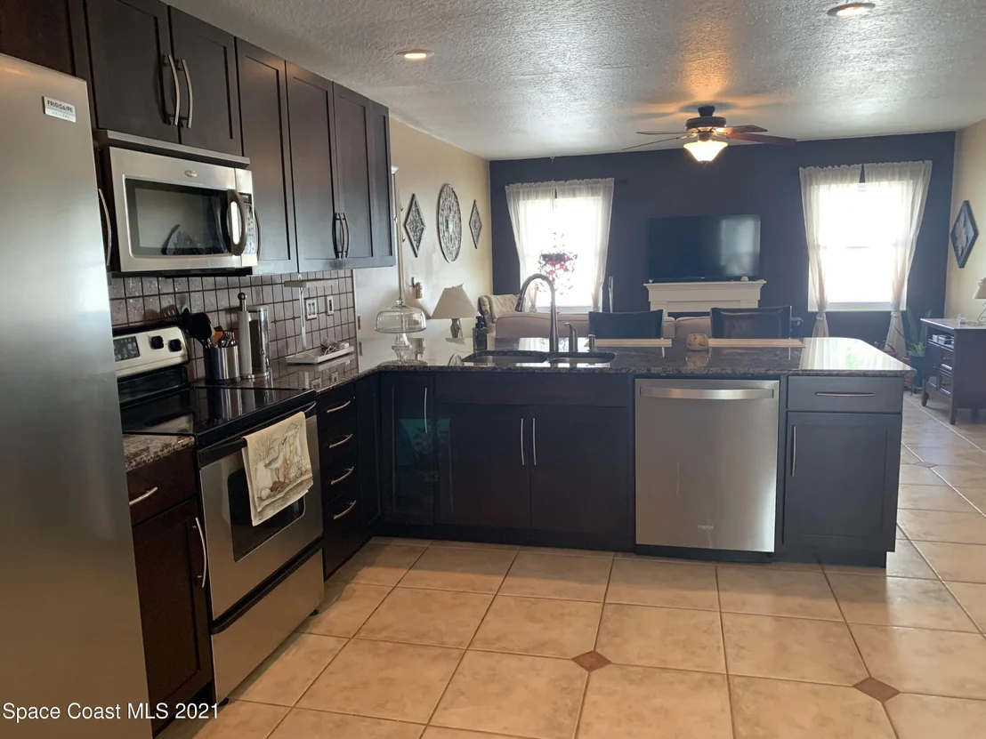 Photo of 6565 Dock Avenue