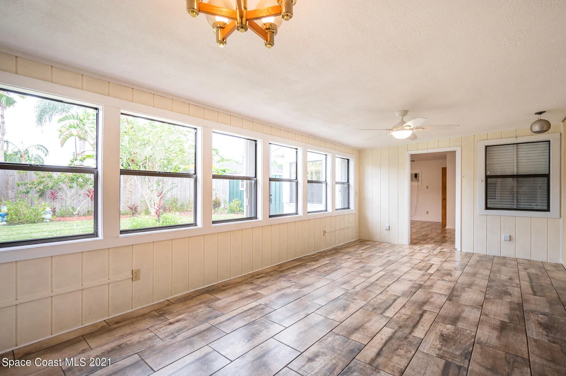 Photo of 1100 Madrid Road